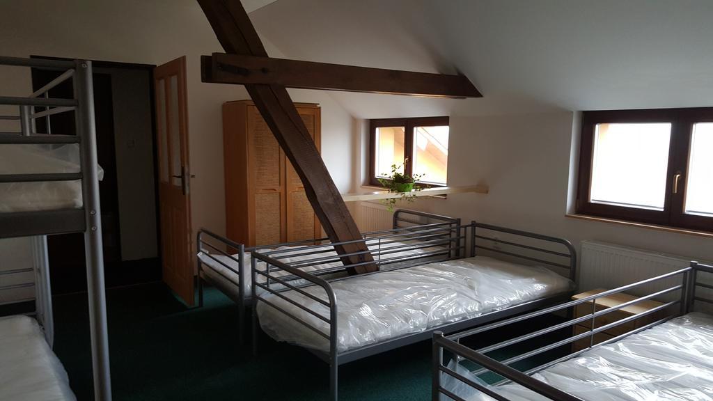Penzion Eqilon Hotel Mělník Kültér fotó