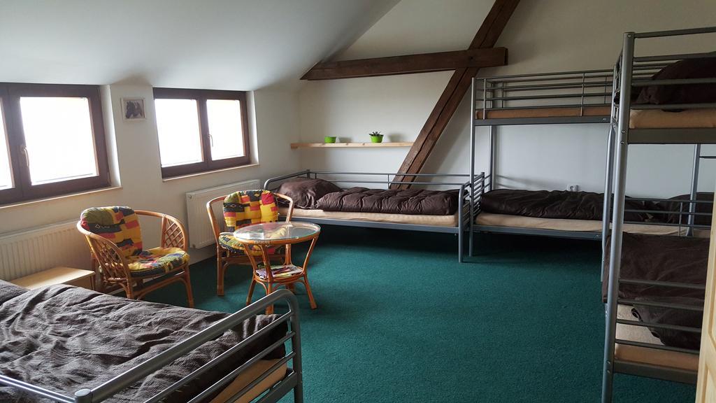 Penzion Eqilon Hotel Mělník Kültér fotó