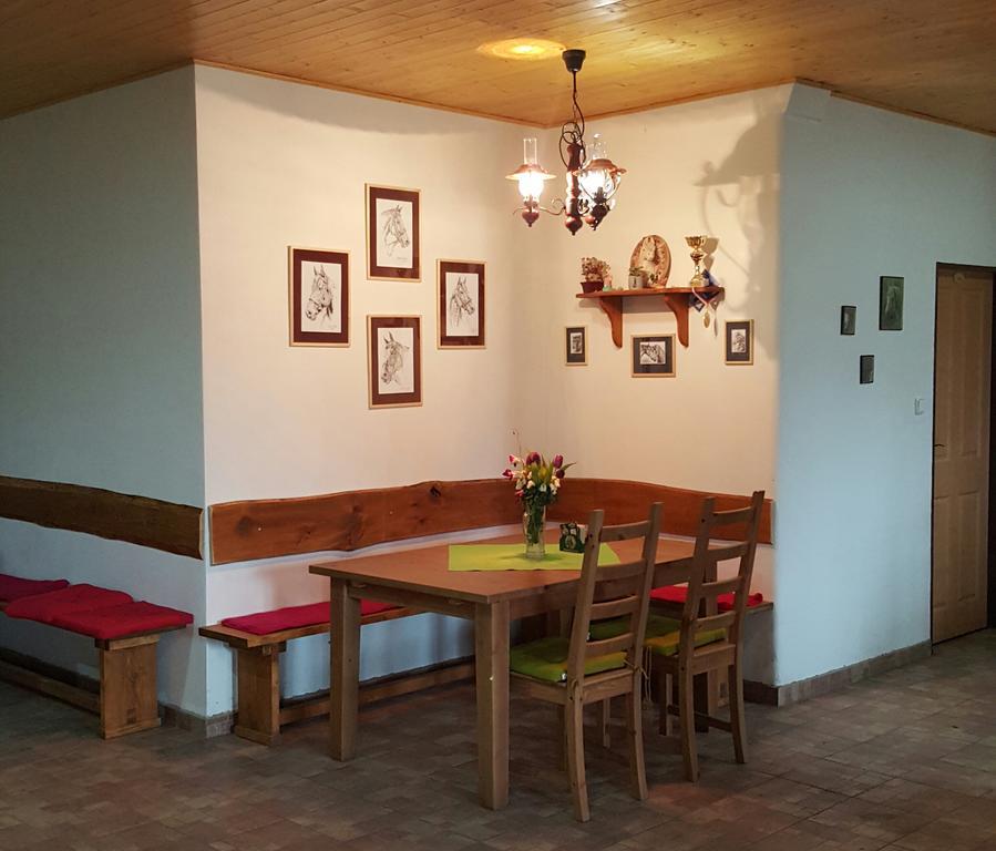 Penzion Eqilon Hotel Mělník Kültér fotó