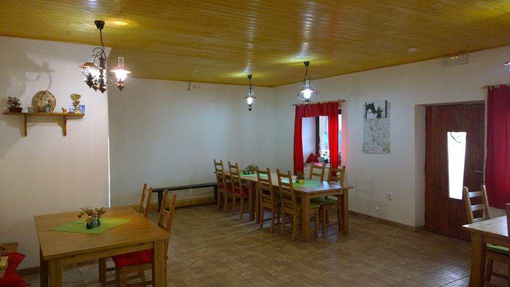 Penzion Eqilon Hotel Mělník Kültér fotó